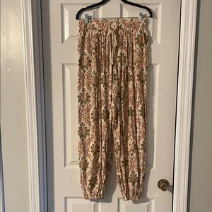 POL Floral Ankle Pants in Cream and Brown